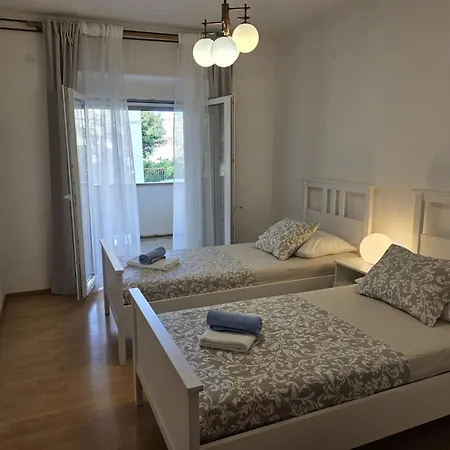 Eta Guest house 3*